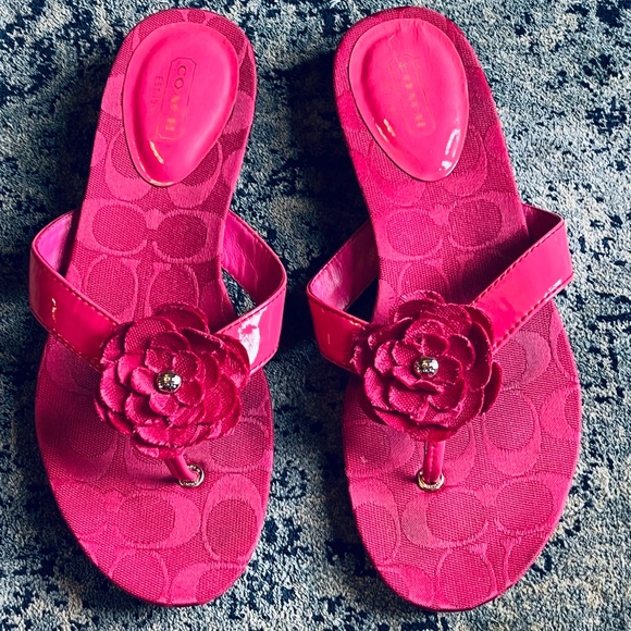 Coach Samira Patent Leather Fuchsia Flip Flops with Flower 🌺 - Picture 1 of 11